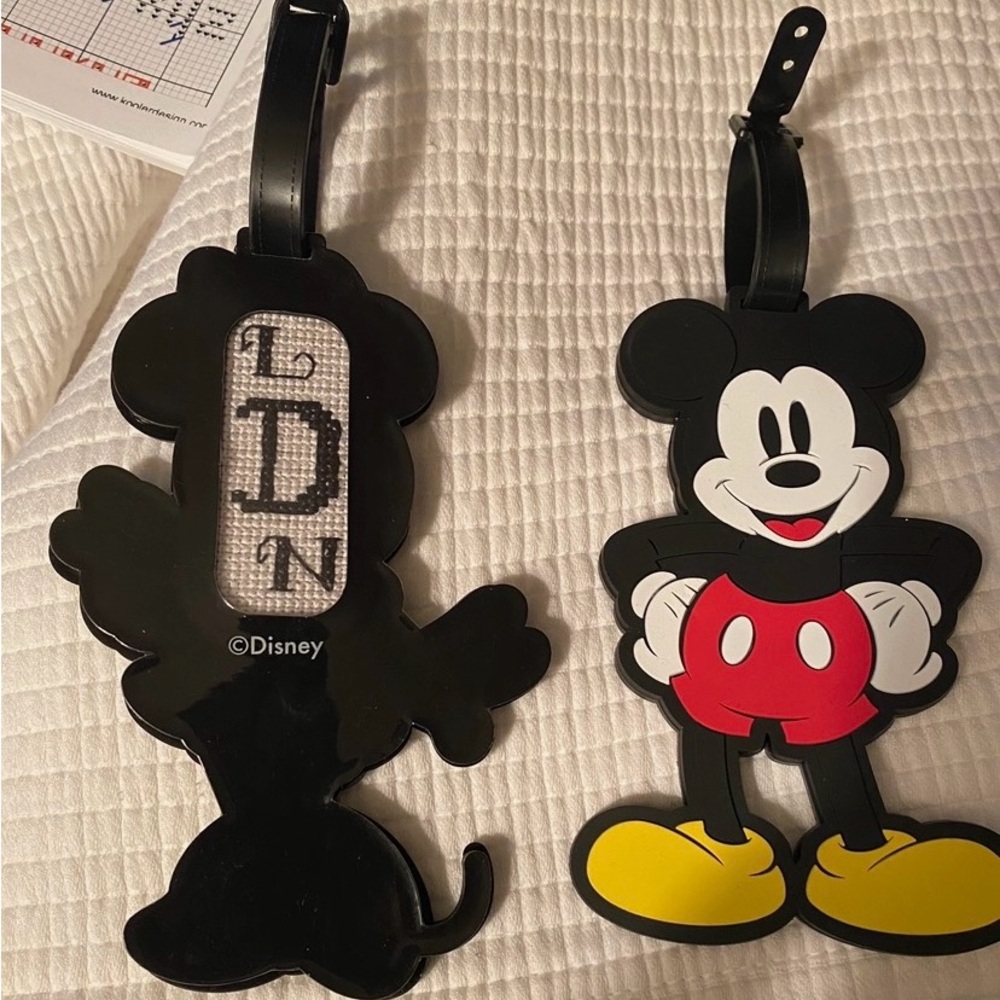 Personalized luggage tags